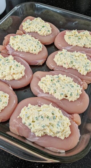 Melt-In-The-Whispering-Moisture Chicken Breasts: A Tender, Creamy Oven Delight 🫧🍗