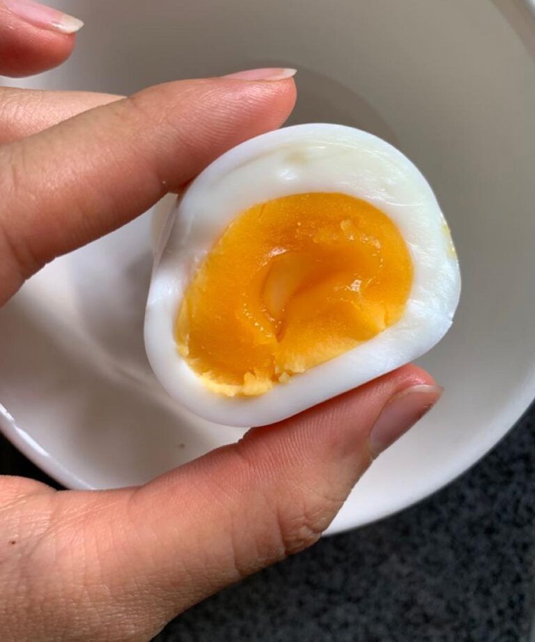 Doctors report that eating eggs in the morning causes…